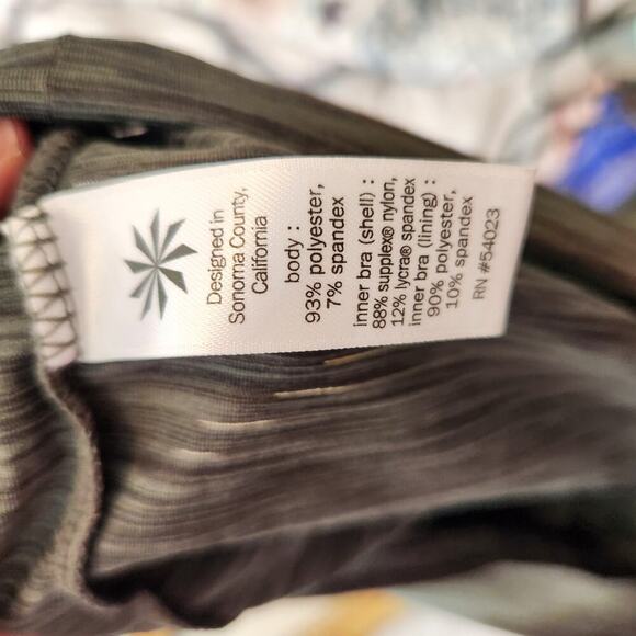 Athleta Shadow Stripe‎ Energize Tank Jasper Green Size Medium - Picture 11 of 12